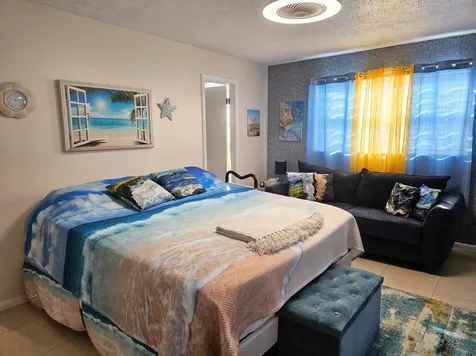 417 Windsor R West Palm Beach FL 33417