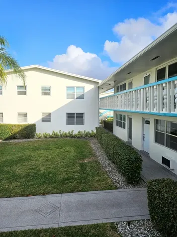 417 Windsor R West Palm Beach FL 33417