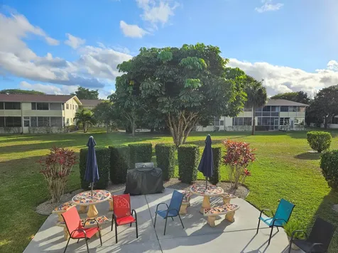 417 Windsor R West Palm Beach FL 33417
