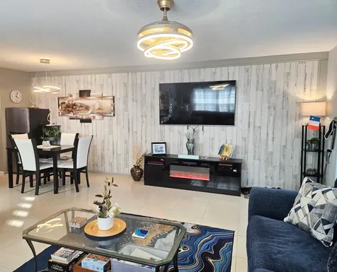 417 Windsor R West Palm Beach FL 33417