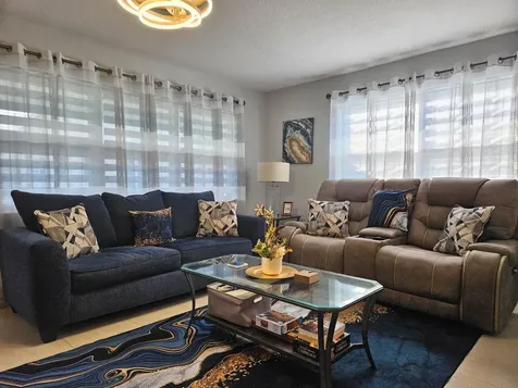 417 Windsor R West Palm Beach FL 33417