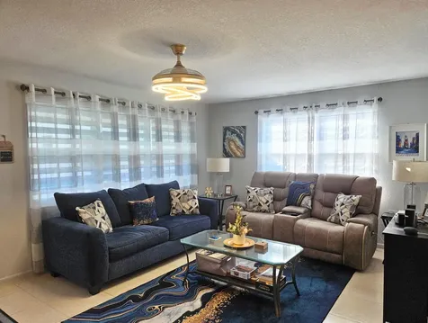 417 Windsor R West Palm Beach FL 33417
