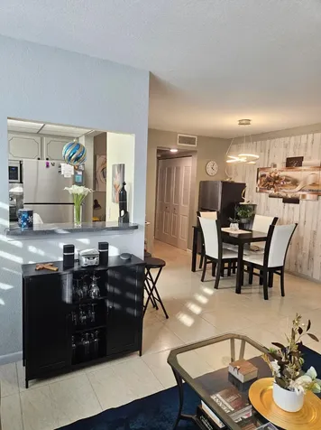 417 Windsor R West Palm Beach FL 33417