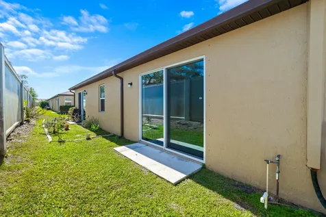 1718 Party Place Fort Pierce FL 34947