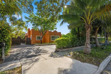 6704 Garden Avenue West Palm Beach FL 33405