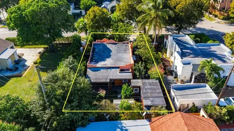 6704 Garden Avenue West Palm Beach FL 33405
