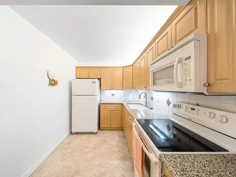 959 Se 2nd Avenue Deerfield Beach FL 33441