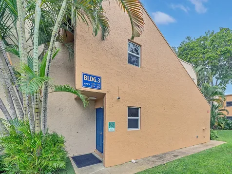 959 Se 2nd Avenue Deerfield Beach FL 33441