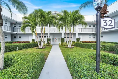 32 Colonial Club Drive Boynton Beach FL 33435