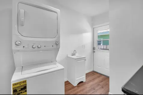 528 N Palmway Lake Worth Beach FL 33460