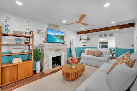528 N Palmway Lake Worth Beach FL 33460