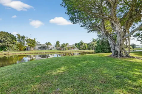 23 Via De Casas Sur Boynton Beach FL 33426