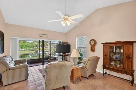 23 Via De Casas Sur Boynton Beach FL 33426