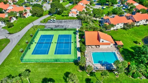 23 Via De Casas Sur Boynton Beach FL 33426