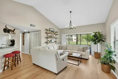 23 Via De Casas Sur Boynton Beach FL 33426