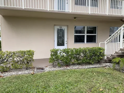 313 Chatham West Palm Beach FL 33417
