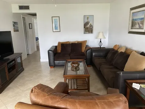 313 Chatham West Palm Beach FL 33417