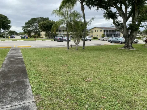 313 Chatham West Palm Beach FL 33417