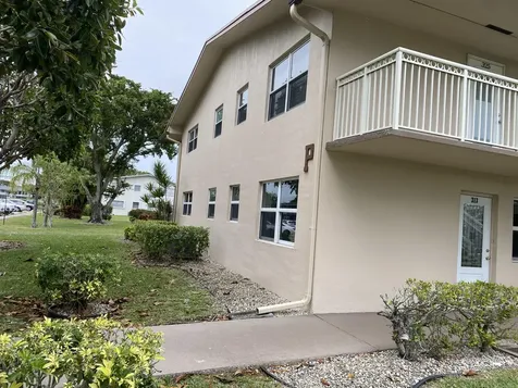 313 Chatham West Palm Beach FL 33417