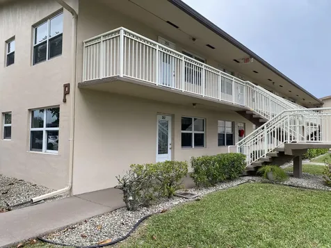 313 Chatham West Palm Beach FL 33417