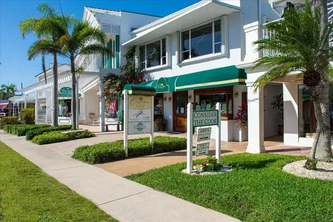 2706 10th Avenue Vero Beach FL 32960