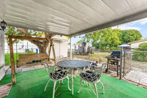 1040 W 1st Street Riviera Beach FL 33404