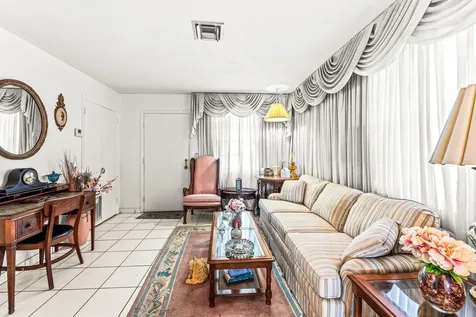 1040 W 1st Street Riviera Beach FL 33404