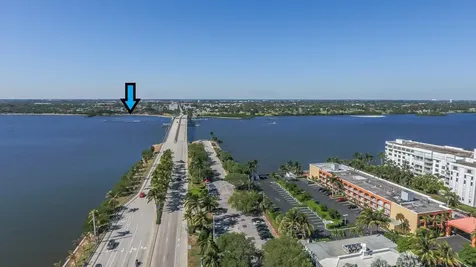 129 S Golfview Road Lake Worth Beach FL 33460