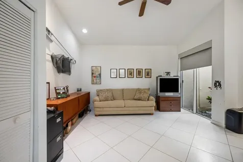 3828 Newhaven Lake Drive Lake Worth FL 33449