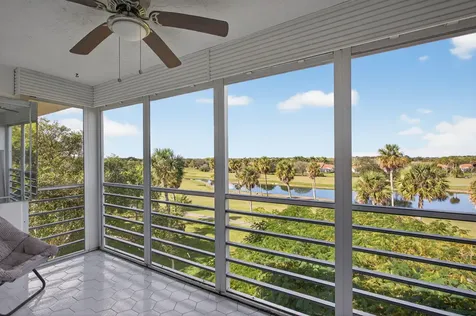 3960 Oaks Clubhouse Drive Pompano Beach FL 33069