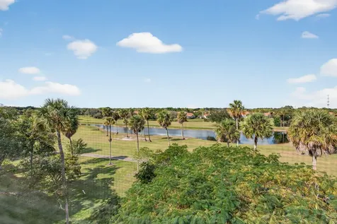 3960 Oaks Clubhouse Drive Pompano Beach FL 33069