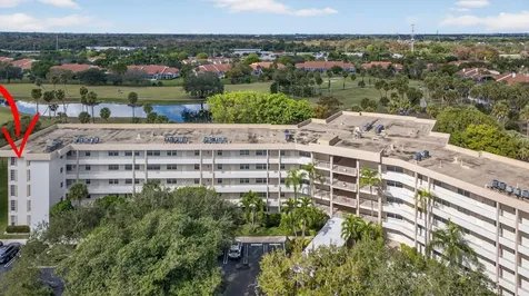 3960 Oaks Clubhouse Drive Pompano Beach FL 33069