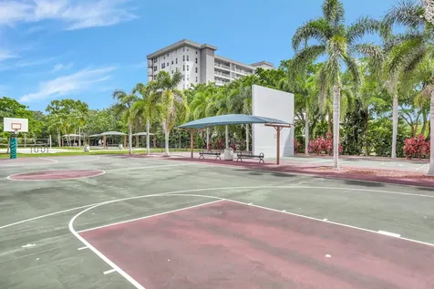 3960 Oaks Clubhouse Drive Pompano Beach FL 33069