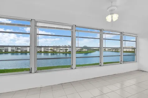2043 Cornwall C Boca Raton FL 33434