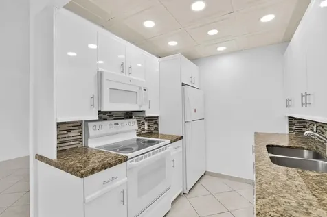 2043 Cornwall C Boca Raton FL 33434