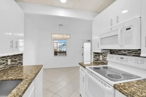 2043 Cornwall C Boca Raton FL 33434
