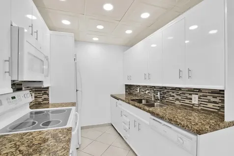2043 Cornwall C Boca Raton FL 33434