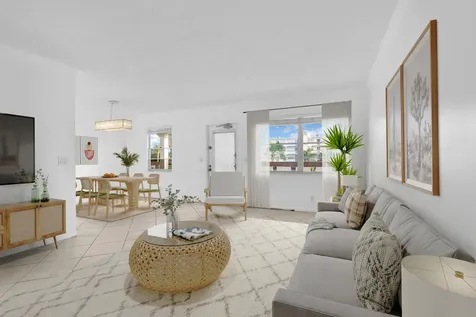 2043 Cornwall C Boca Raton FL 33434