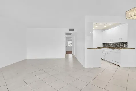 2043 Cornwall C Boca Raton FL 33434