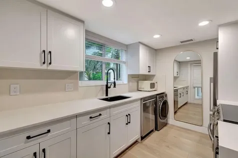 49 SE 7th Avenue Delray Beach FL 33445