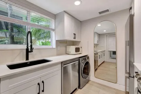 49 SE 7th Avenue Delray Beach FL 33445