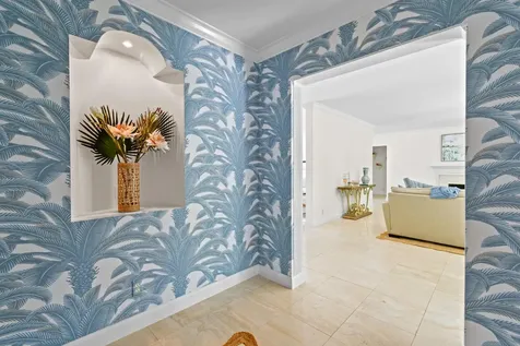 117 Via Vizcaya Palm Beach FL 33480