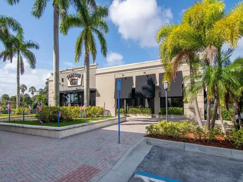 2333 Indian River Boulevard Vero Beach FL 32960