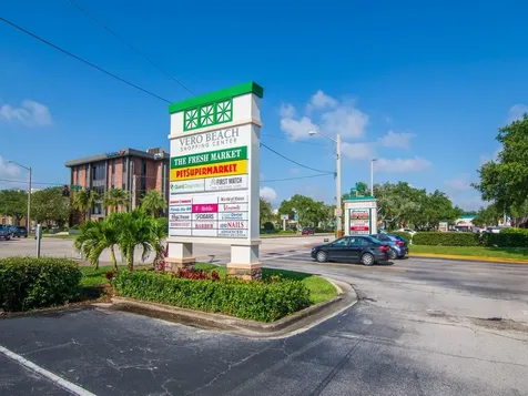 2333 Indian River Boulevard Vero Beach FL 32960