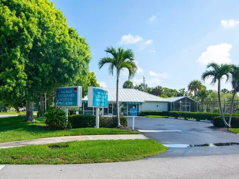 2333 Indian River Boulevard Vero Beach FL 32960