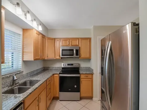 2333 Indian River Boulevard Vero Beach FL 32960