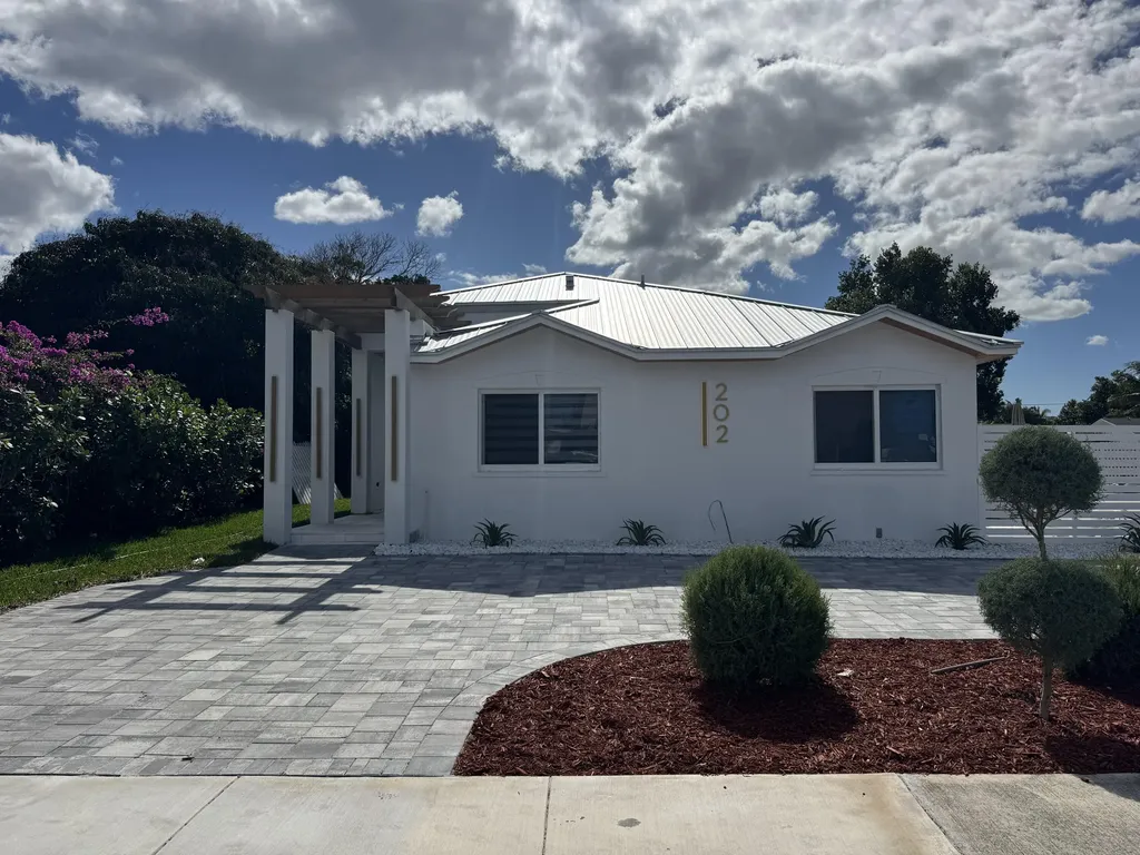 202 Se 4th Street Delray Beach FL 33483