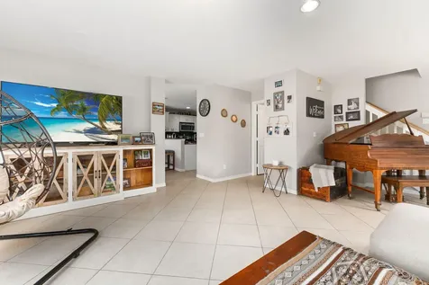 1939 Sw Jamesport Drive Port Saint Lucie FL 34953