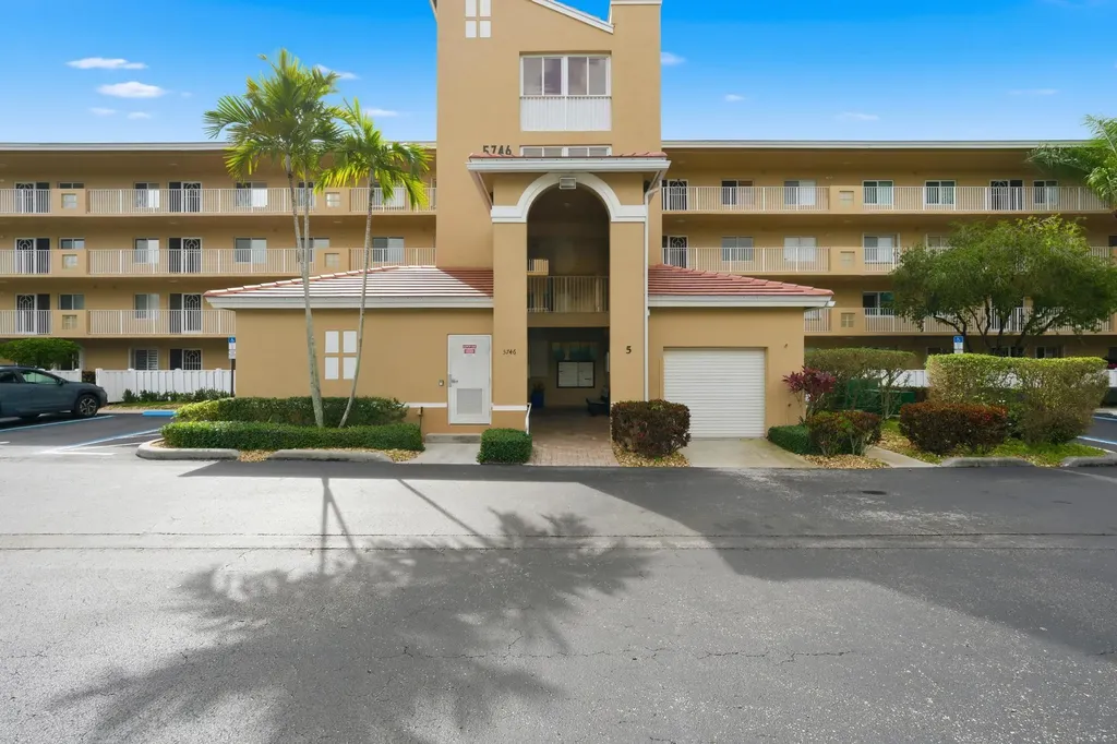 5746 Crystal Shores Drive Boynton Beach FL 33437