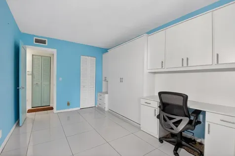 3320 Lake Osborne Drive Lake Worth Beach FL 33461